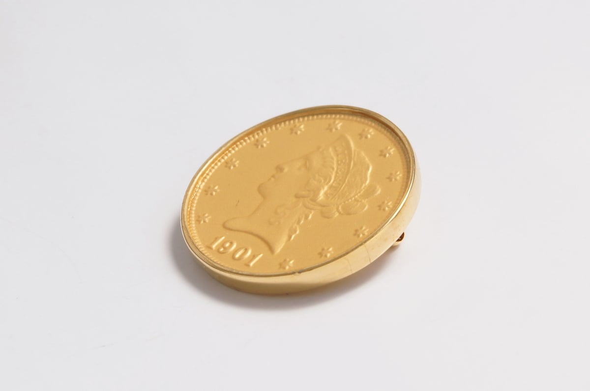 レア　TRIFARI ヴィンテージ　ターコイズ　カボション ブローチ 196 ヴィンテージ ターコイズブルーのモルフォウィングブローチ