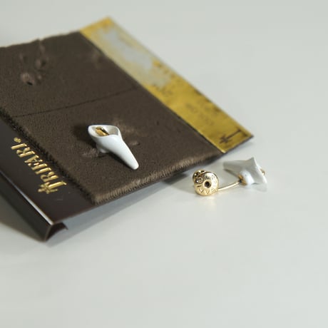 ピアス＆ペンダント カラー 水芭蕉 フラワー ペンダント ネックレス  Trifari トリファリ  TRIFARI アンティーク　SNT00034ET00029