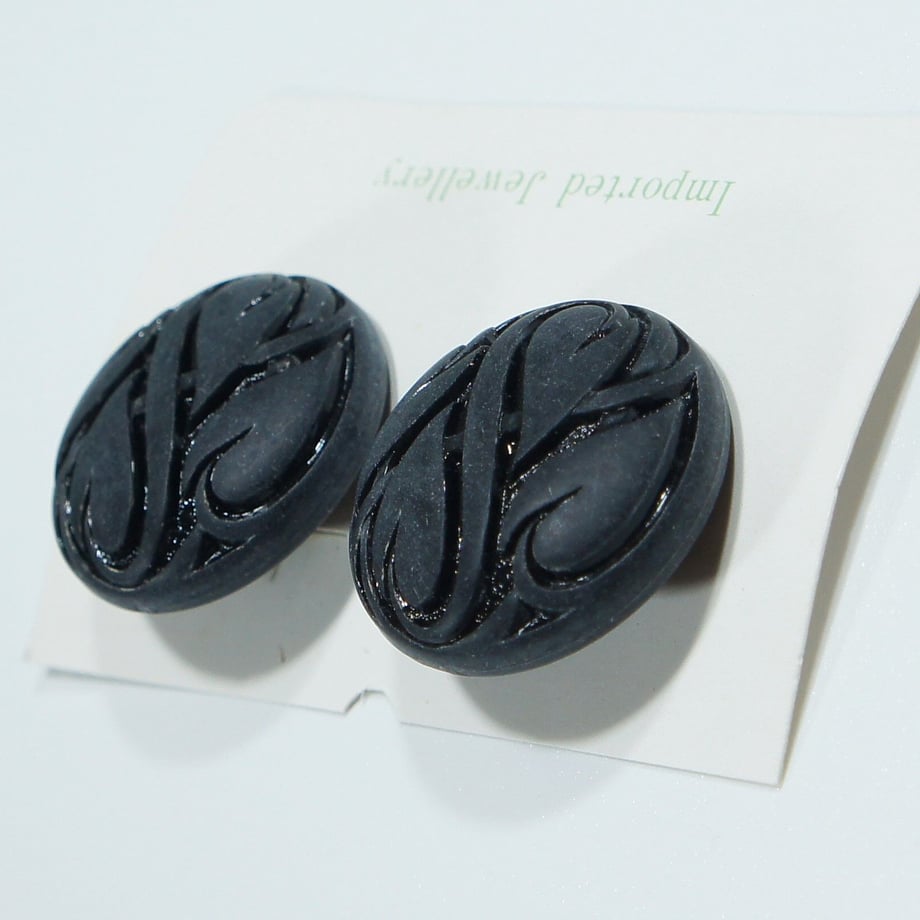 63d76b82fd12d15c1c8d5ddf
