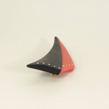 レトロ ブローチフィフティーズ 幾何学オールド プラスチック　B00095