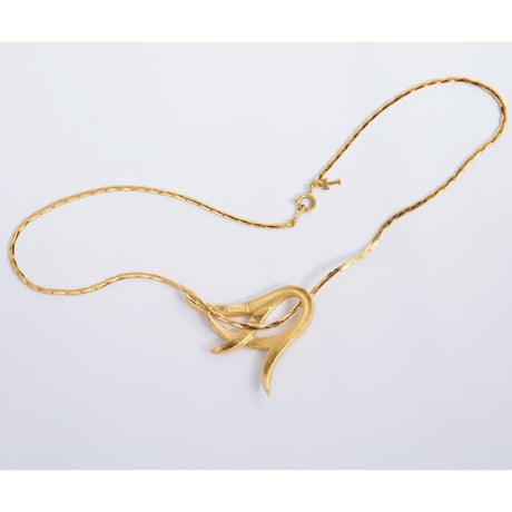 Trifari トリファリ  ペンダント ネックレス　チューリップ リリー 百合 スケルトン TRIFARI ヴィンテージ アンティーク　NT00015