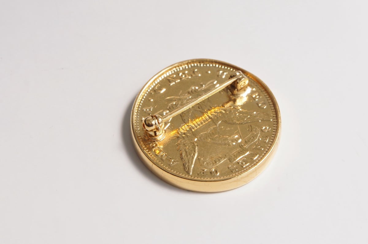 Trifari ヴィンテージ TRIFARI トリファリ コイン ブローチ