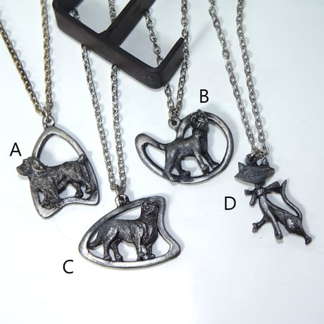 レトロ アート スケルトン フレーム ペンダント ネックレス 犬 猫ヴィンテージ アンティーク　UN00021
