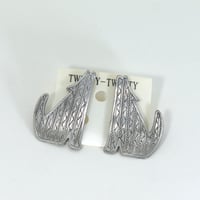 ラインストーン ブローチ フラワーベース SPHINX スフィンクス