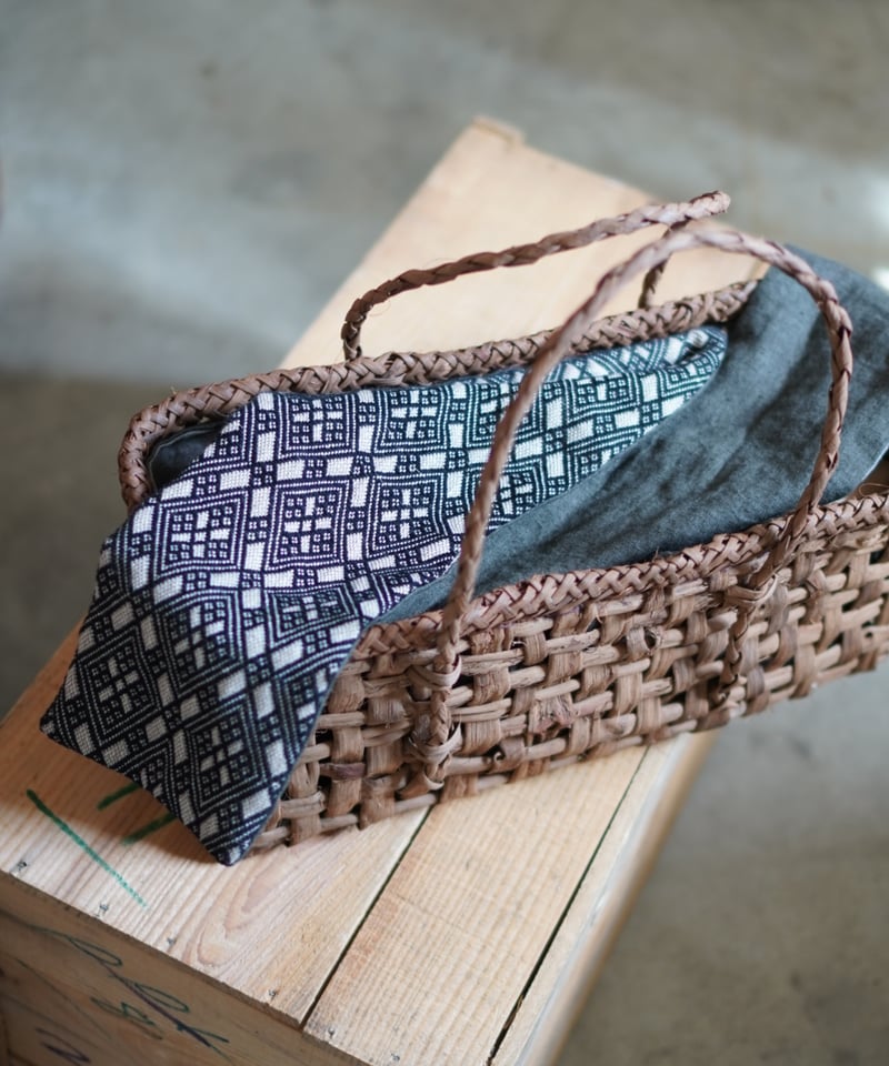 こぎん刺しと山葡萄の蔓皮籠鞄 (横長) | MADE IN Tsu.girl こぎん刺しと山葡萄の蔓皮籠鞄 (横長) | MADE IN Tsu.girl