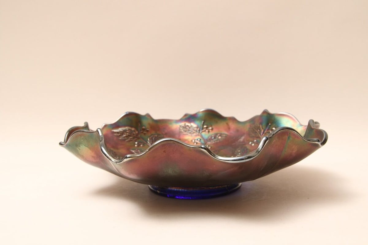 アメリカ製アンティーク　虹色に光るカーニバルグラス　角形ボウル【美品・稀少品】 アメリカ製アンティーク 虹色に光るカーニバルグラス 角形ボウル