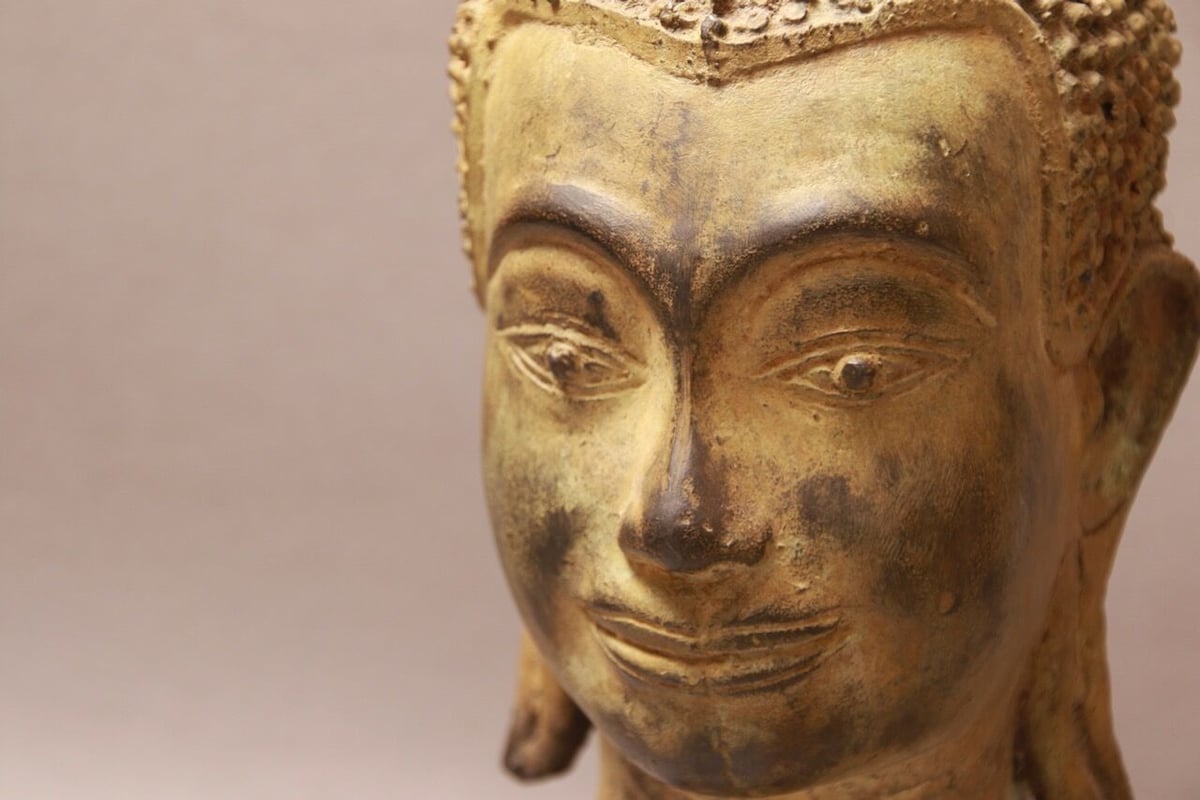 トレジャーG) タイ アユタヤ王朝 仏像 頭部 レリーフ 蓮の花 (仏頭