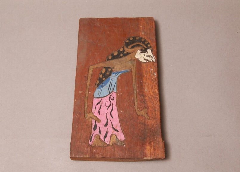 インドネシア伝統木彫パネル　ワヤン　アンティーク壁掛け　民芸アート インドネシア伝統木彫パネル ワヤン アンティーク壁掛け 民芸アート