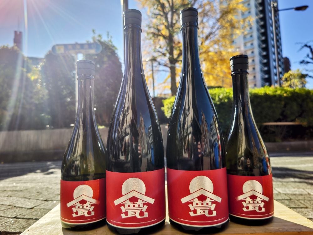 甍（いらか）銀・紅 金紋錦 無濾過生原酒 1500ml | おいしい地酒と