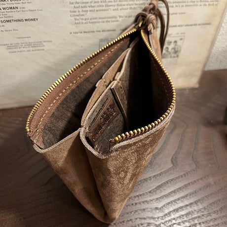 passbook case (stone/suede/kudu)Lot#193
