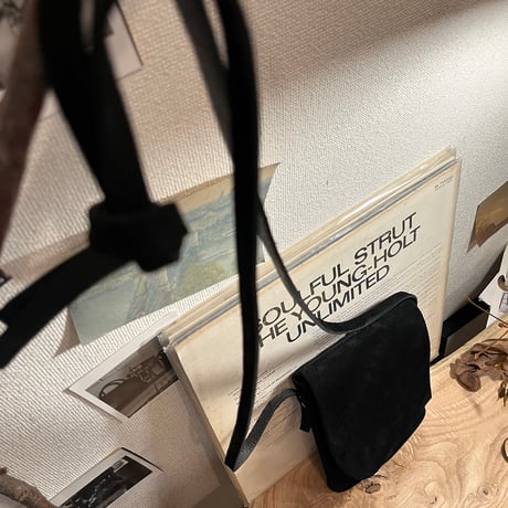 kudu革サッコッシュ　kudu革スエードサコッシュ　黒いサコッシュ　大人サコッシュ　Sacoche /Lot#213
