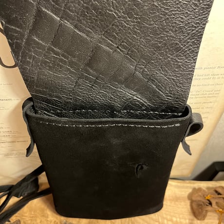 kudu革サッコッシュ　kudu革スエードサコッシュ　黒いサコッシュ　大人サコッシュ　Sacoche /Lot#213
