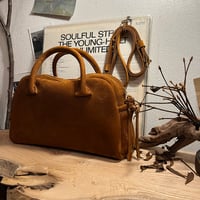 新品未使用 1点限り 間口が広いバッグ 秋冬バッグ スエード黒 kudu革