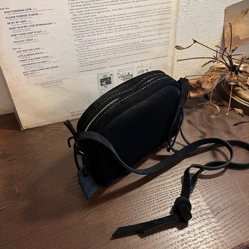 kudu革ポシェット kudu革スエードポシェット 黒ポシェット kudu