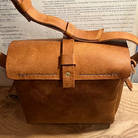 ミディアムバッグ　ミディアムショルダーバッグ　本革ハンドバッグ　プエブロレザーバッグ　Shoulderbag medium(Cognac/pueblo)Lot#254