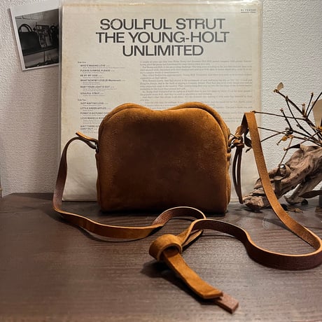 kudu革ポシェット　kudu革スエードポシェット　キャメル色ポシェット　kuduポシェット／ Lot#199