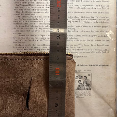 passbook case (stone/suede/kudu)Lot#193