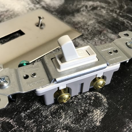 アメリカンスイッチ（中古品）Legrand社