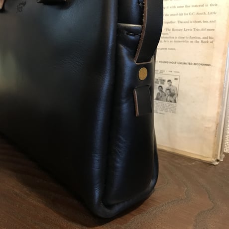 Shoulderbag 303. (Black/Chromexcel)Lot#113