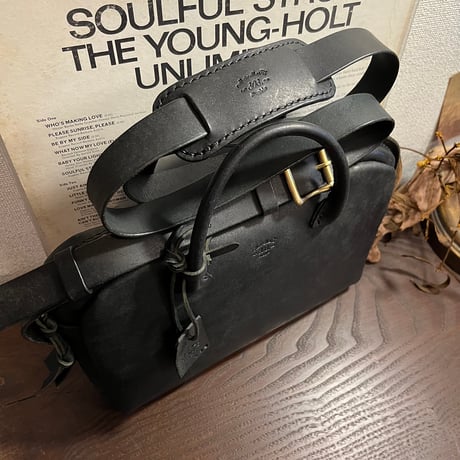 Shoulderbag (Black/Pueblo)Lot#132