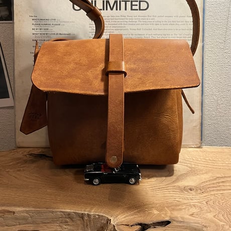 ミディアムバッグ　ミディアムショルダーバッグ　本革ハンドバッグ　プエブロレザーバッグ　Shoulderbag medium(Cognac/pueblo)Lot#254