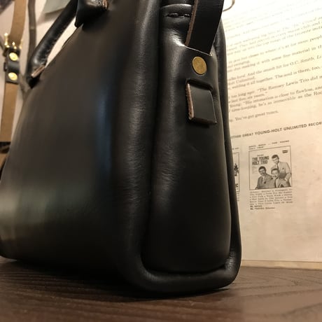 Shoulderbag 303. (Black/Chromexcel)Lot#114