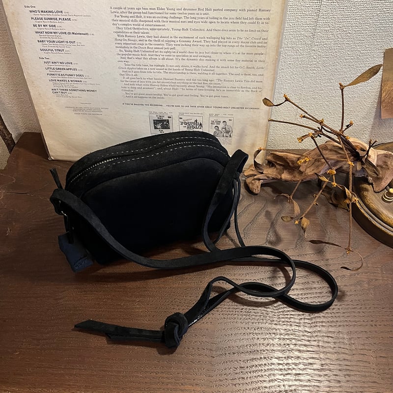 kudu革ポシェット kudu革スエードポシェット 黒ポシェット kudu