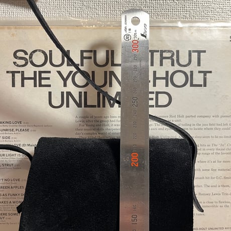 kudu革サッコッシュ　kudu革スエードサコッシュ　黒いサコッシュ　大人サコッシュ　Sacoche /Lot#213