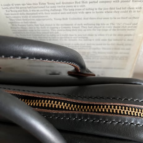 クロムエクセルレザーバッグ Shoulderbag (Black/Chromexcel)Lot#320