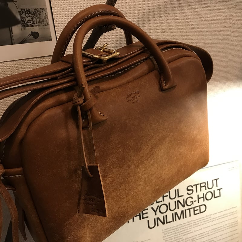 ショルダーバッグ キャメル色バッグ プエブロレザー 可愛いバッグ 本革