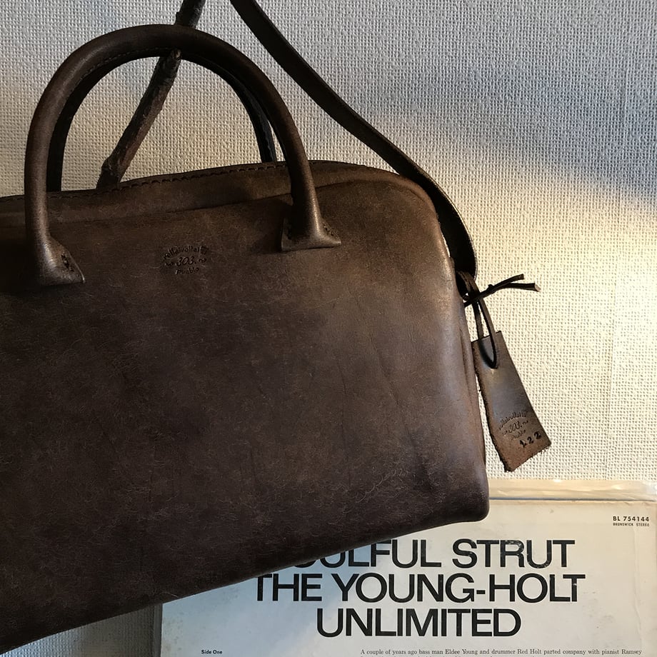 63b6a353a37f727bc6c3dc76