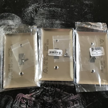 スイッチプレート ステンレス製（新品）Legrand社