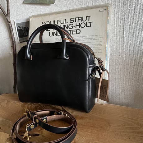 クロムエクセルレザーバッグ Shoulderbag / Handbag (Black/Chromexcel)Lot#323