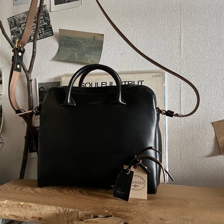 クロムエクセルレザーバッグ Shoulderbag / Handbag (Black/Chromexcel)Lot#322
