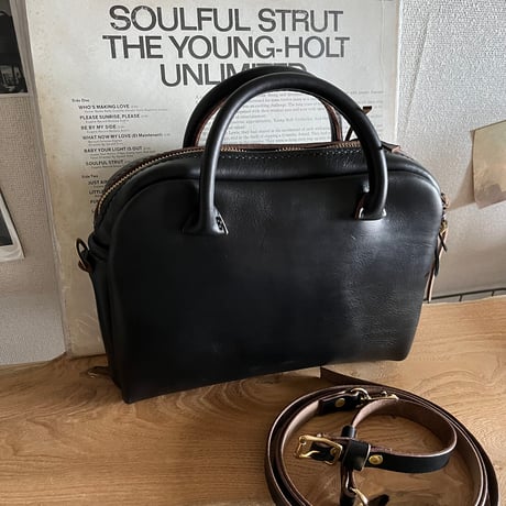 クロムエクセルレザーバッグ Shoulderbag / Handbag (Black/Chromexcel)Lot#323