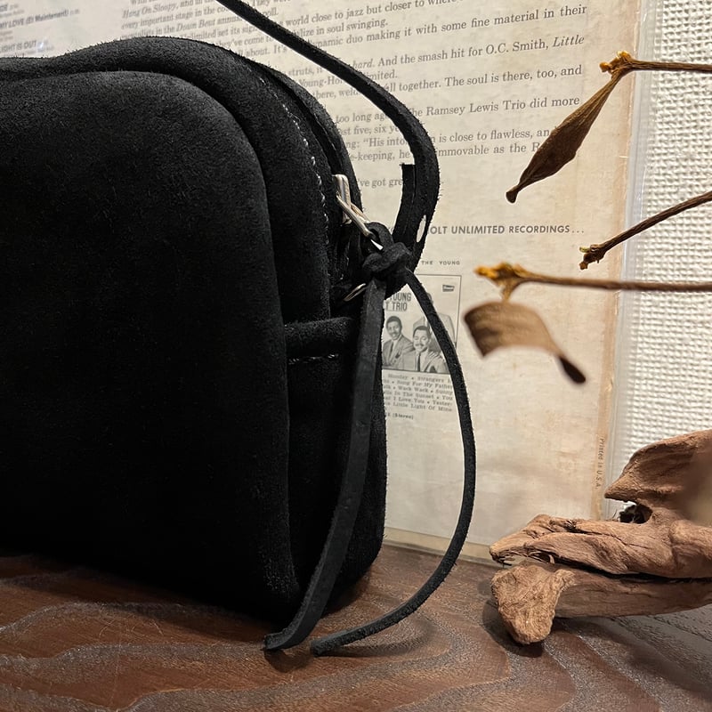 kudu革ポシェット kudu革スエードポシェット 黒ポシェット kudu