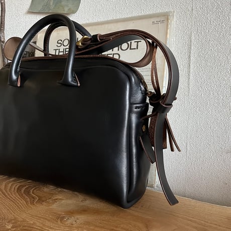 クロムエクセルレザーバッグ Shoulderbag (Black/Chromexcel)Lot#320