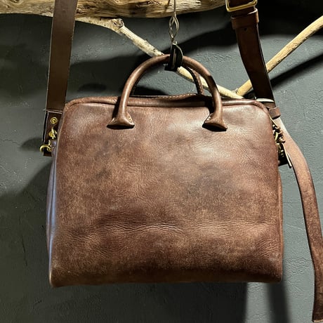 手作り感が最高です！ プエブロレザー ショルダーバッグ 正方形タイプ Lot#357