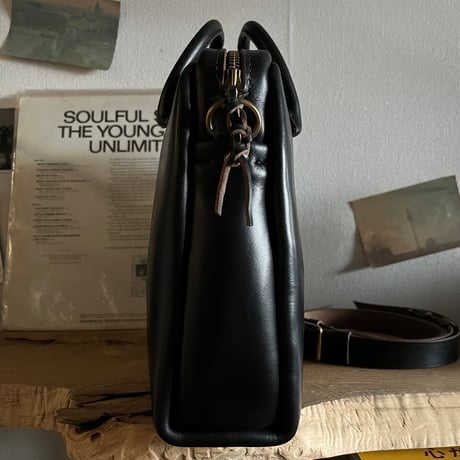 クロムエクセルレザーバッグ Shoulderbag / Handbag (Black/Chromexcel)Lot#322