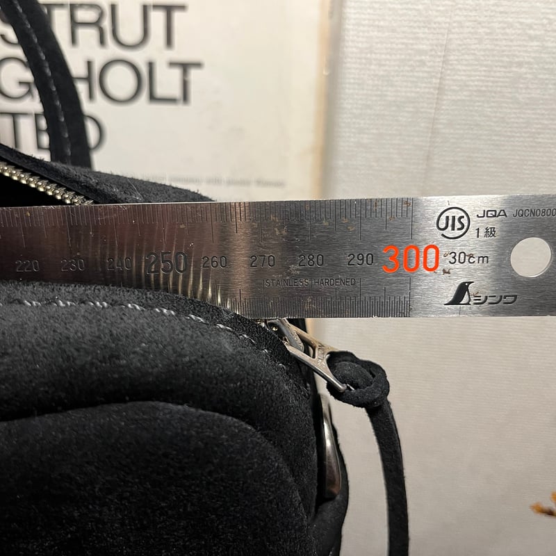 新品未使用 1点限り 高級スエードkudu革 秋冬バッグ黒 スエードレザー