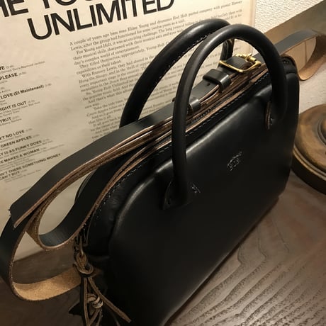 Shoulderbag 303. (Black/Chromexcel)Lot#114