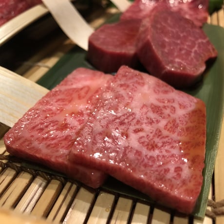 くにもと 焼肉セット  (黒毛和牛モモ＆くにもと名物切り落とし)