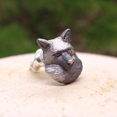 キツネ尻尾ピアス(銀狐)