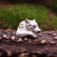 オオカミと前足ピアス(gray)