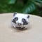 見つめるタヌキピアス(white)