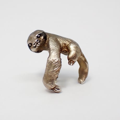 ミユビナマケモノ幼獣イヤーカフ(brown)