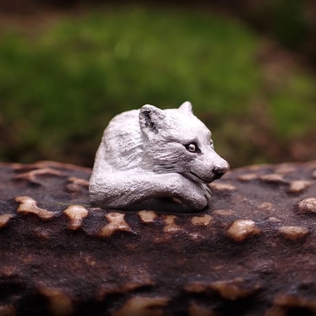 オオカミと前足ピアス(white)