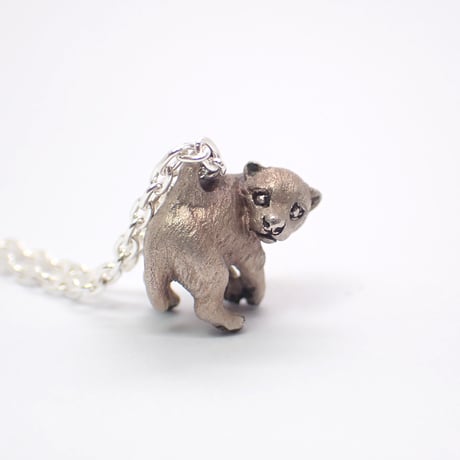 運ばれる幼獣オオカミネックレス(brown)