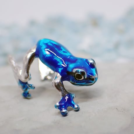 アマガエルイヤーカフ(blue)