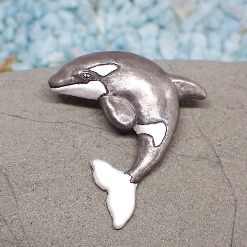 シャチのジャンピングブローチ(black&white) | EmiriA online shop